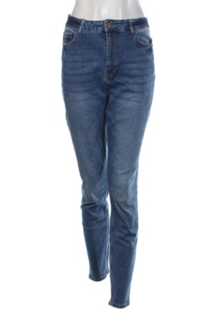 Damskie jeansy Pieces, Rozmiar M, Kolor Niebieski, Cena 93,13 zł, #136703071