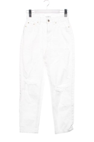 Γυναικείο Τζίν Pull&Bear, Μέγεθος S, Χρώμα Λευκό, Τιμή 15,00 €, #136637385