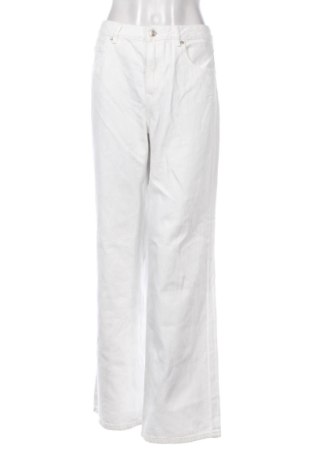 Damen Jeans Stradivarius, Größe XL, Farbe Weiß, Preis 30,99 €