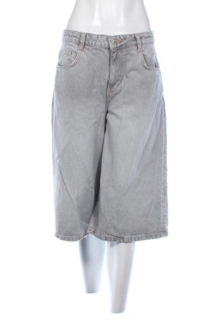 Blugi de femei Bershka, Mărime M, Culoare Gri, Preț 78,20 Lei, #136743661