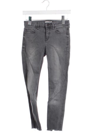 Damskie jeansy Zara, Rozmiar XS, Kolor Szary, Cena 75,02 zł, #136697985