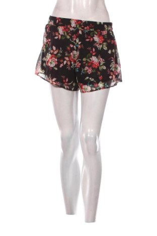 Дамски къс панталон Bershka, Размер S, Цвят Многоцветен, Цена 3,57 €, #136768297