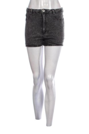 Pantaloni scurți de femei Bershka, Mărime S, Culoare Gri, Preț 52,13 Lei, #136697988