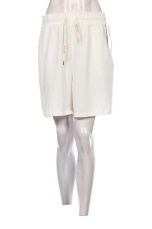 Pantaloni scurți de femei Unbranded, Mărime M, Culoare Alb, Preț 82,70 Lei, #136682023