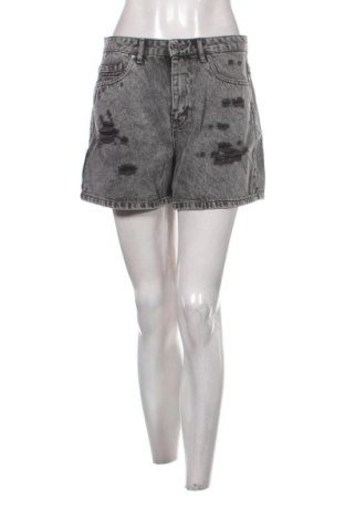 Дамски къс панталон Pull&Bear, Размер M, Цвят Сив, Цена 9,56 €, #136738611