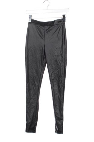 Дамски клин Pull&Bear, Размер XS, Цвят Черен, Цена 9,78 €, #136747255