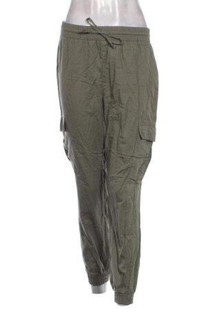 Дамски панталон W.T. Casual, Размер M, Цвят Зелен, Цена 12,78 €, #136714305