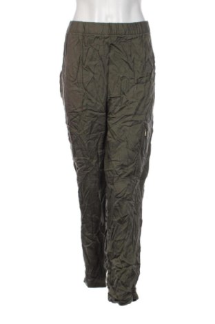 Дамски панталон H&M, Размер XL, Цвят Зелен, Цена 15,84 €, #136724837