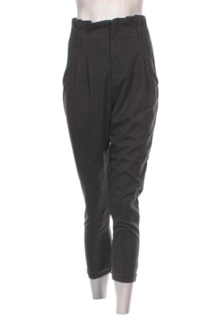 Pantaloni de femei Bershka, Mărime S, Culoare Gri, Preț 27,99 Lei, #136683807