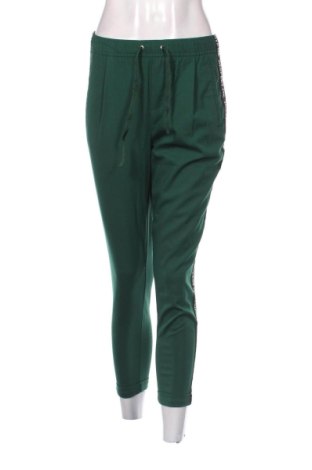 Damenhose Bershka, Größe S, Farbe Grün, Preis 15,00 €, #136691246