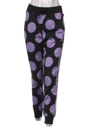 Pantaloni trening de femei Adidas, Mărime L, Culoare Multicolor, Preț 149,99 Lei, #136659387