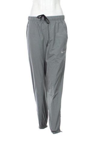 Pantaloni trening de femei Nike, Mărime S, Culoare Verde, Preț 294,99 Lei, #136693253