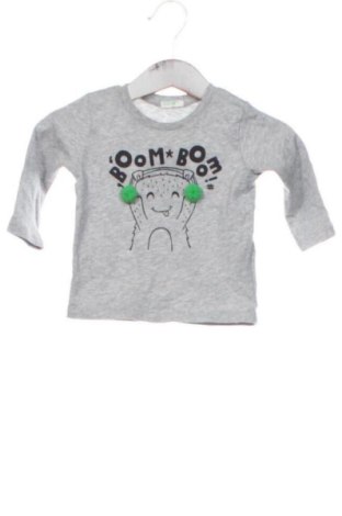 Детска блуза United Colors Of Benetton, Размер 2-3m/ 56-62 см, Цвят Сив, Цена 11,24 €, #136705956