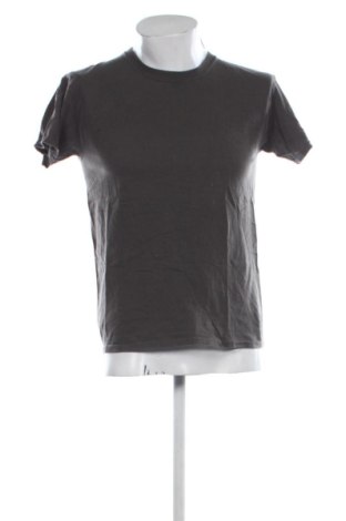 Tricou de bărbați Fruit Of The Loom, Mărime M, Culoare Gri, Preț 30,99 Lei, #136740514