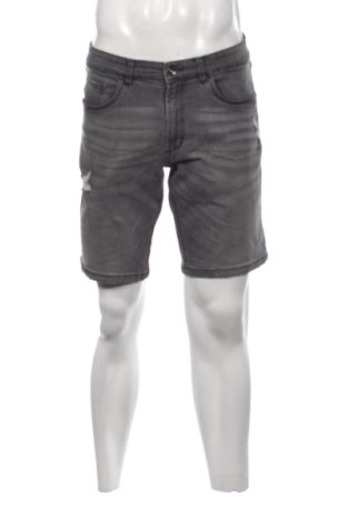 Pantaloni scurți de bărbați Rebel, Mărime L, Culoare Negru, Preț 101,70 Lei, #136677045