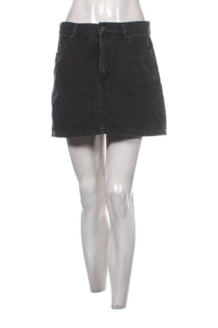 Пола Pull&Bear, Размер M, Цвят Черен, Цена 10,37 €, #136738279