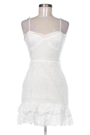 Рокля Trendyol, Размер M, Цвят Бял, Цена 21,47 €, #136709185