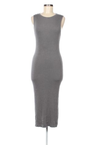 Sukienka Pretty Little Thing, Rozmiar L, Kolor Szary, Cena 77,00 zł, #136757853