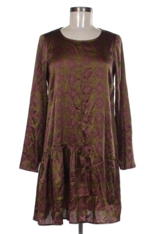Kleid Attic And Barn, Größe M, Farbe Mehrfarbig, Preis 66,00 €, #136701867