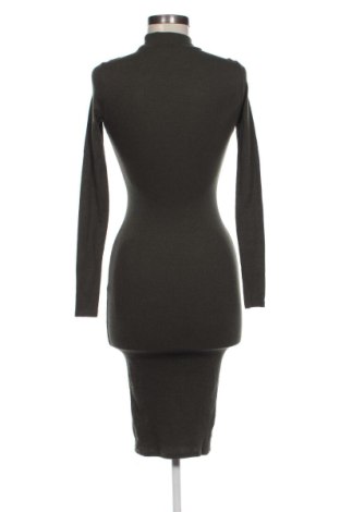 Kleid Pull&Bear, Größe XXS, Farbe Grün, Preis 25,99 €