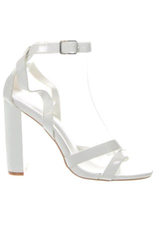 Sandały Boohoo, Rozmiar 40, Kolor Biały, Cena 77,99 zł, #136762269