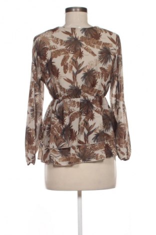 Damen Shirt NEW COLLECTION, Größe M, Farbe Mehrfarbig, Preis 2,99 €