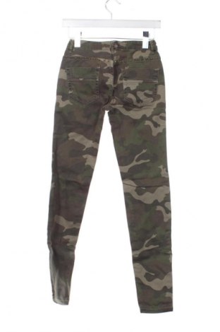 Dámske džínsy  Zara Trafaluc, Veľkosť XS, Farba Viacfarebná, Cena  5,95 €