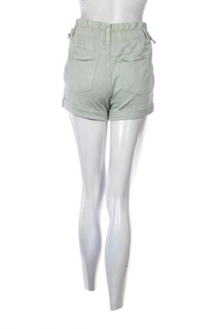 Dámské kraťasy  Bershka, Velikost S, Barva Zelená, Cena  219,00 Kč
