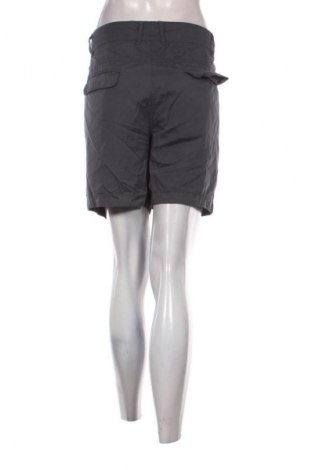 Дамски къс панталон Le Coq Sportif, Размер XXL, Цвят Сив, Цена 3,06 €