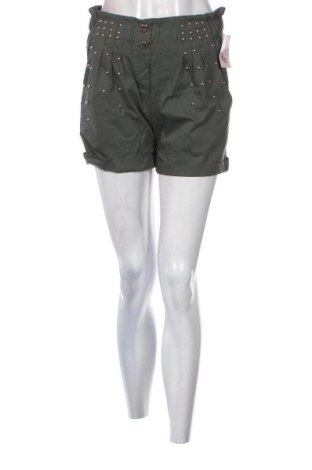Damen Shorts NEW COLLECTION, Größe S, Farbe Grün, Preis 5,99 €