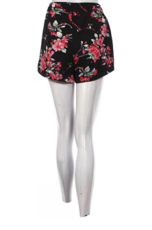 Γυναικείο κοντό παντελόνι ONLY, Μέγεθος M, Χρώμα Πολύχρωμο, Τιμή 2,99 €