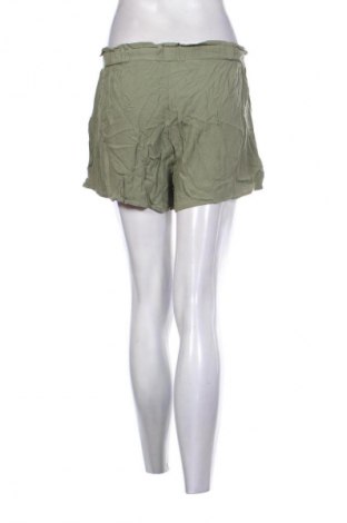 Damen Shorts Pull&Bear, Größe S, Farbe Grün, Preis 2,99 €