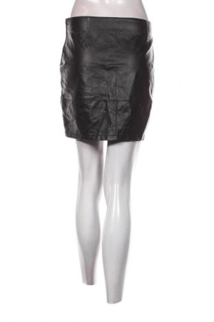 Кожена пола Unbranded, Размер L, Цвят Черен, Цена 2,04 €