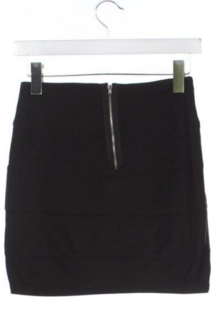 Пола Amisu, Размер XS, Цвят Черен, Цена 2,04 €