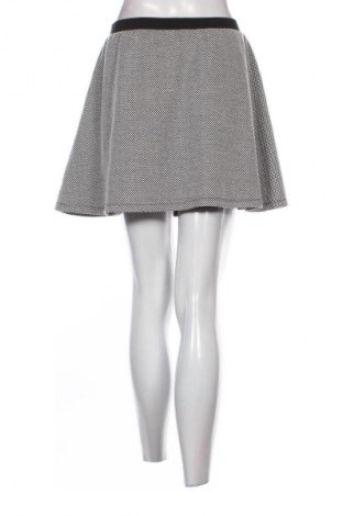 Пола Amisu, Размер M, Цвят Многоцветен, Цена 2,04 €