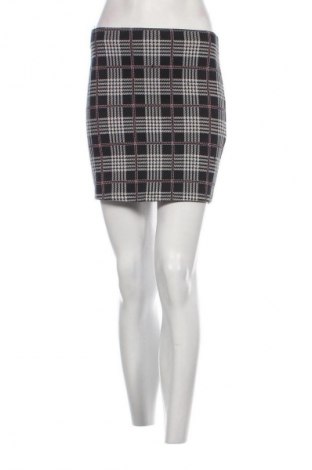 Пола Bershka, Размер M, Цвят Многоцветен, Цена 2,04 €