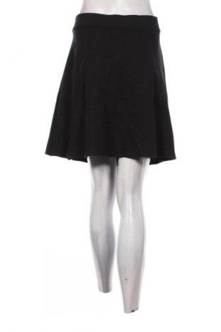 Пола C&A, Размер M, Цвят Черен, Цена 2,04 €