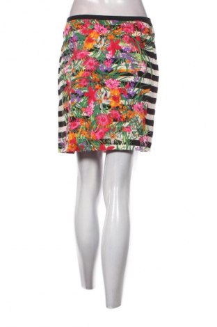 Пола C&A, Размер M, Цвят Многоцветен, Цена 2,04 €