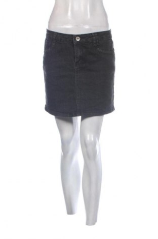 Пола Chicoree, Размер M, Цвят Черен, Цена 2,04 €