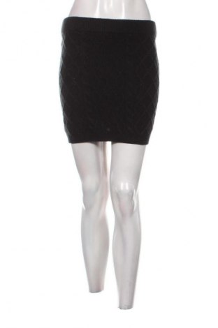 Пола Fb Sister, Размер M, Цвят Черен, Цена 2,04 €