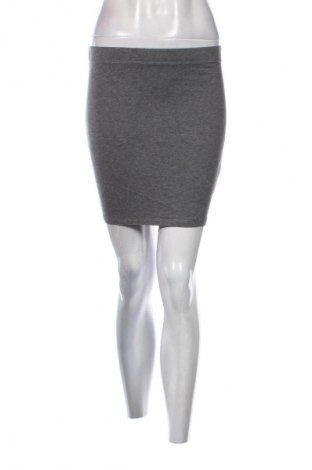 Пола Fb Sister, Размер M, Цвят Сив, Цена 2,04 €