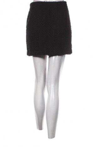 Пола H&M, Размер S, Цвят Черен, Цена 2,55 €