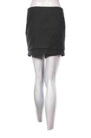 Пола H&M, Размер S, Цвят Сив, Цена 2,04 €