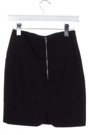 Пола H&M, Размер XS, Цвят Черен, Цена 2,04 €