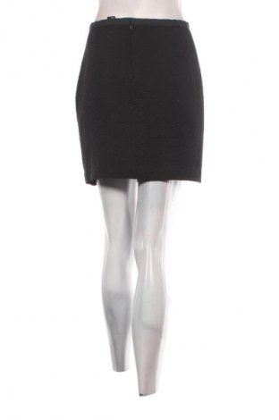 Пола H&M, Размер S, Цвят Черен, Цена 2,04 €