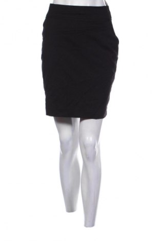 Пола H&M, Размер S, Цвят Черен, Цена 2,04 €