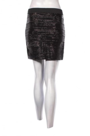 Пола H&M, Размер S, Цвят Черен, Цена 2,04 €