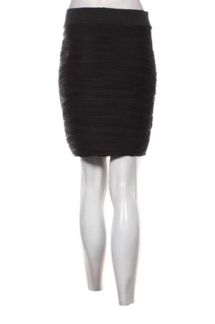 Пола H&M, Размер S, Цвят Черен, Цена 2,04 €