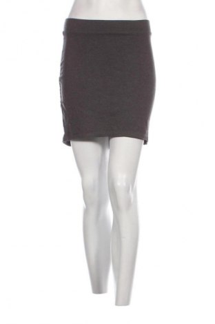 Пола H&M, Размер S, Цвят Сив, Цена 2,04 €