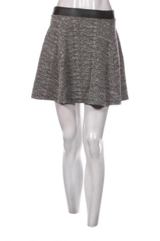 Пола H&M Divided, Размер S, Цвят Многоцветен, Цена 2,55 €